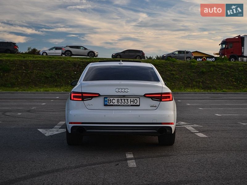 Седан Audi A4 2018 в Львові