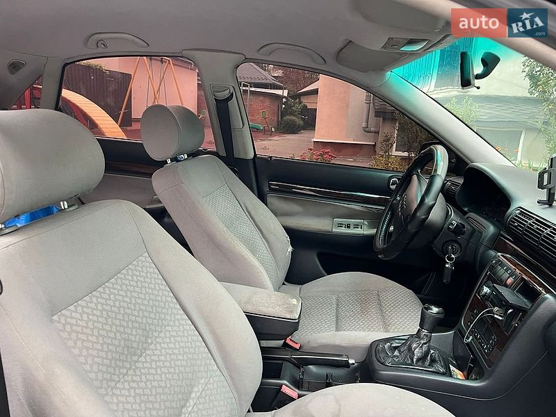 Седан Audi A4 1997 в Виннице