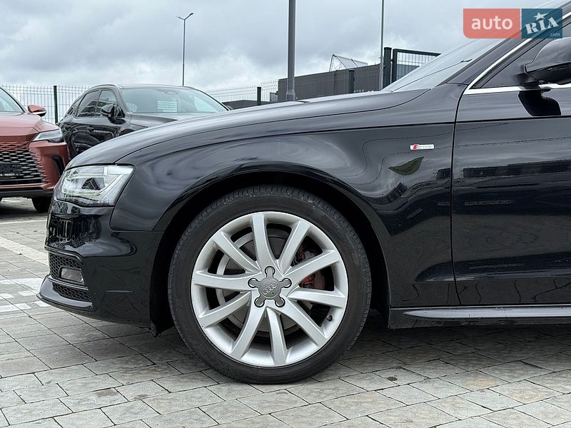 Седан Audi A4 2014 в Львові