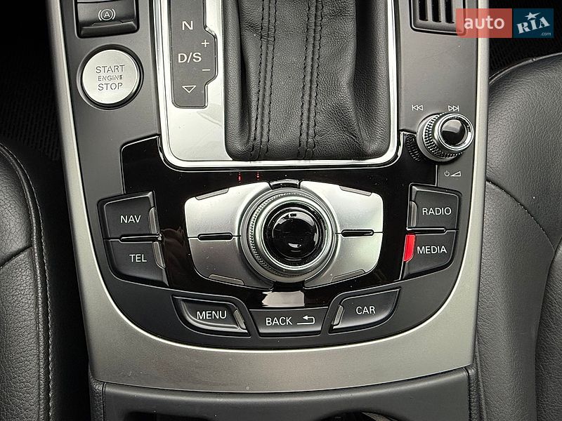 Седан Audi A4 2014 в Львові