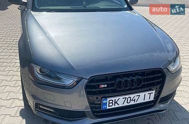 Седан Audi A4 2013 в Ровно