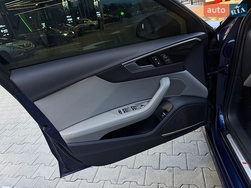 Седан Audi A4 2021 в Києві