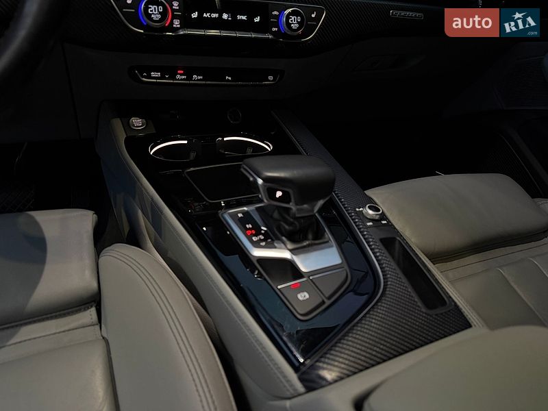 Седан Audi A4 2021 в Києві