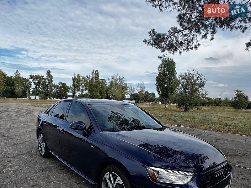 Седан Audi A4 2021 в Каменском
