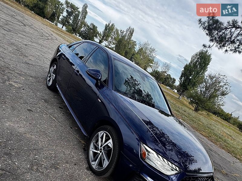 Седан Audi A4 2021 в Каменском