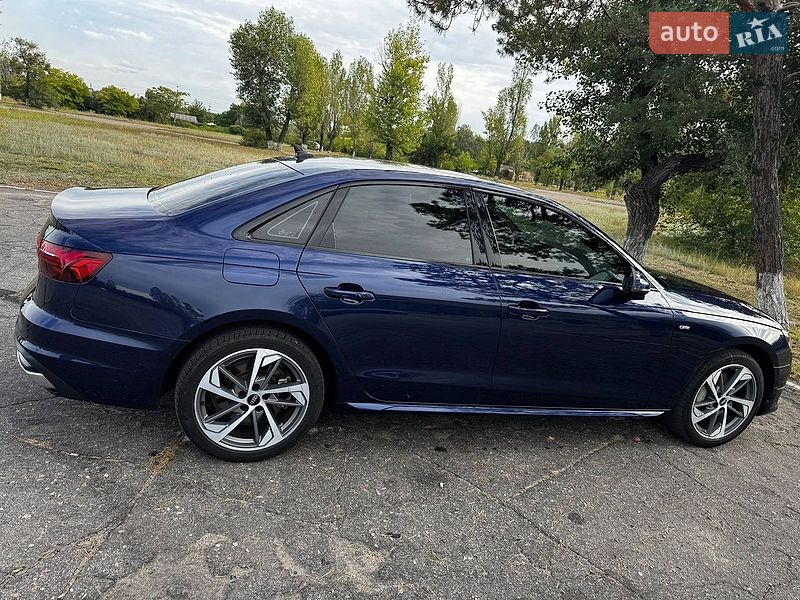 Седан Audi A4 2021 в Каменском