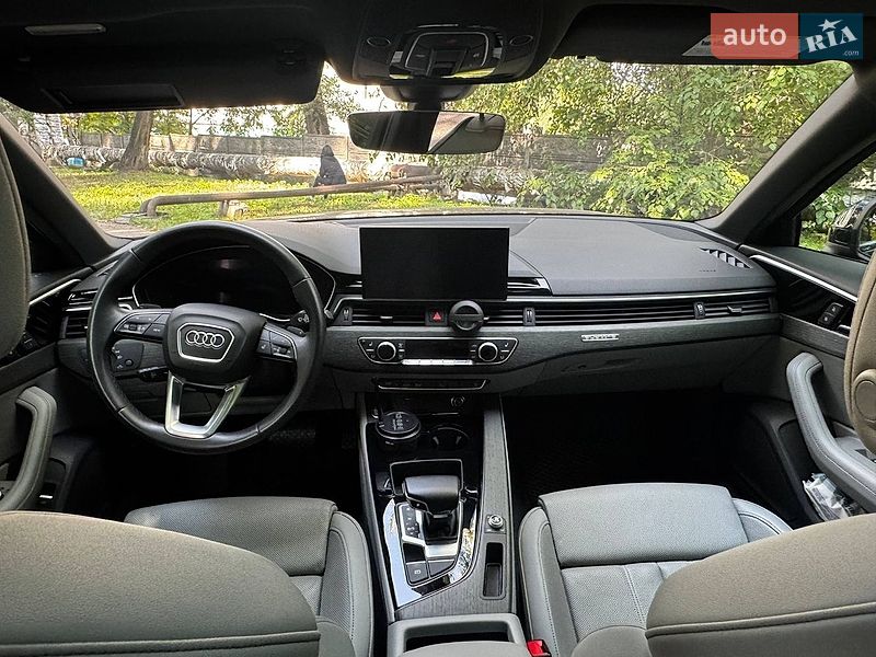 Седан Audi A4 2021 в Каменском