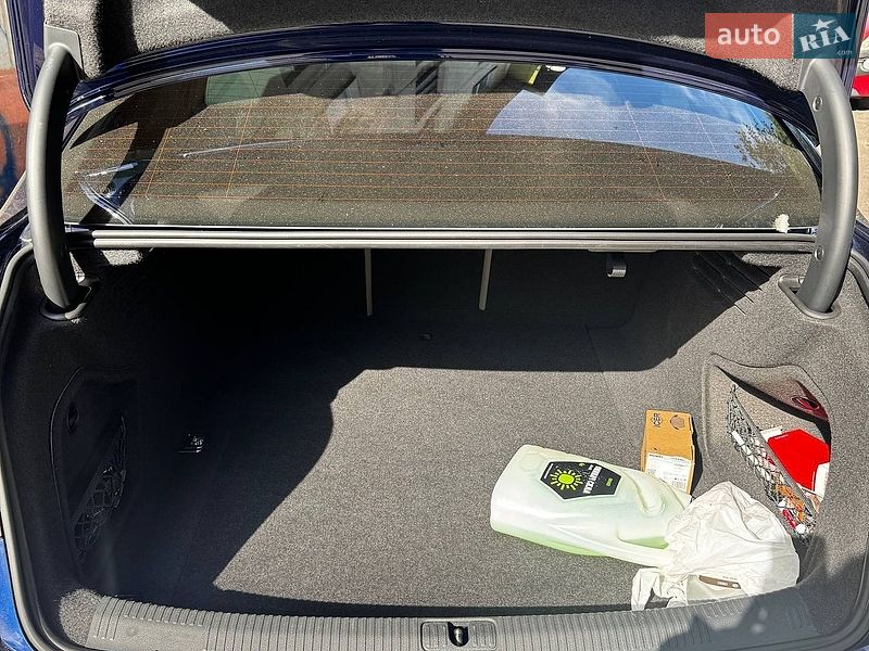 Седан Audi A4 2021 в Каменском