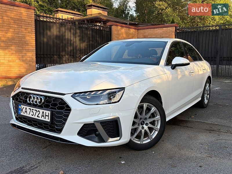 Седан Audi A4 2021 в Киеве
