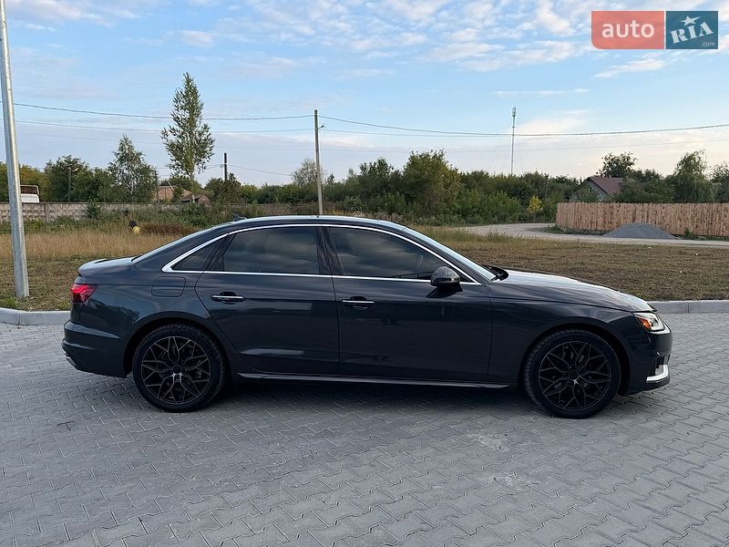 Седан Audi A4 2020 в Львові
