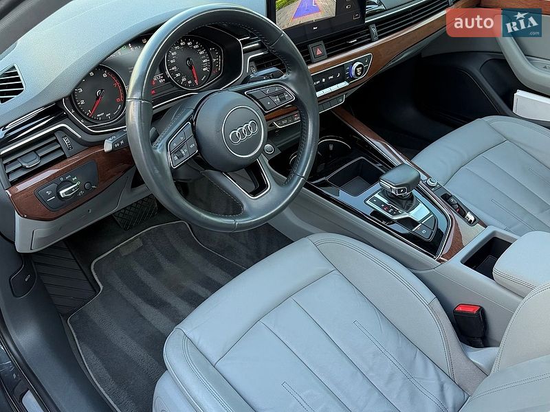 Седан Audi A4 2020 в Львові