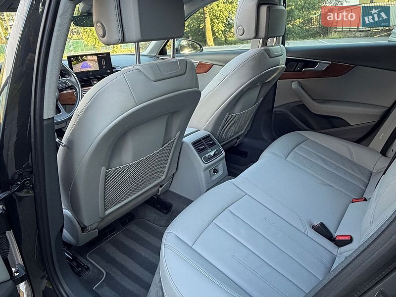 Седан Audi A4 2020 в Львові