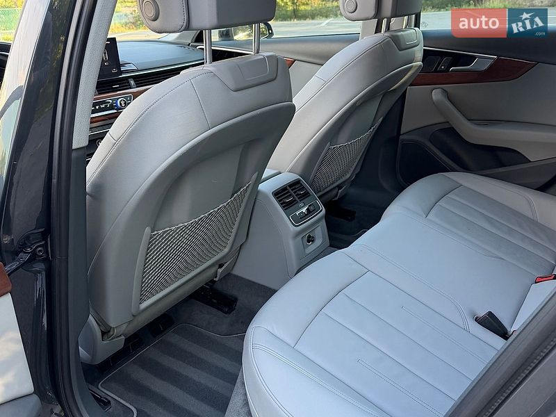 Седан Audi A4 2020 в Львові