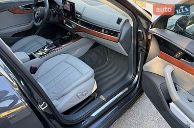 Седан Audi A4 2020 в Львові