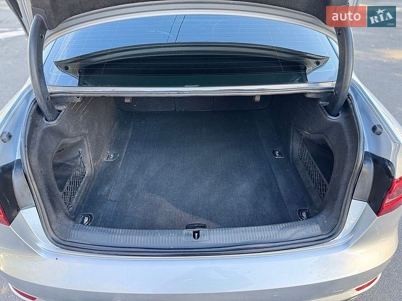 Седан Audi A4 2016 в Виннице