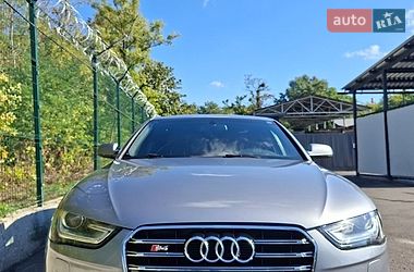 Седан Audi A4 2015 в Києві