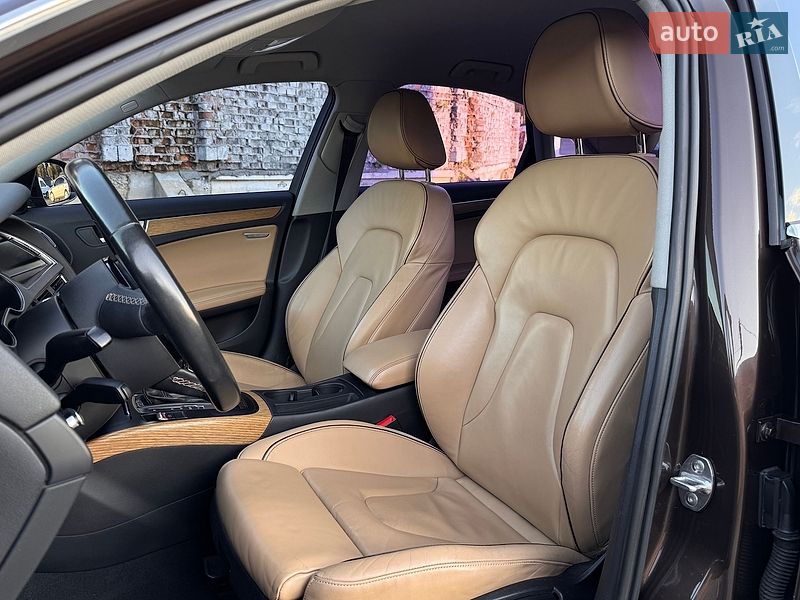 Седан Audi A4 2012 в Вінниці