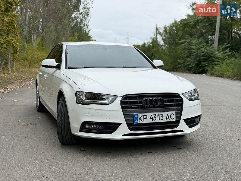 Седан Audi A4 2013 в Запорожье