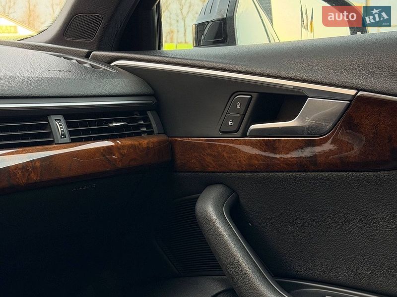 Седан Audi A4 2016 в Виннице