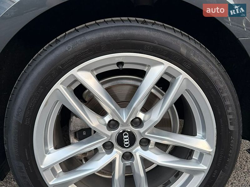 Седан Audi A4 2016 в Дніпрі