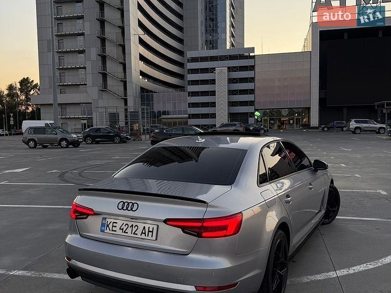 Седан Audi A4 2015 в Києві