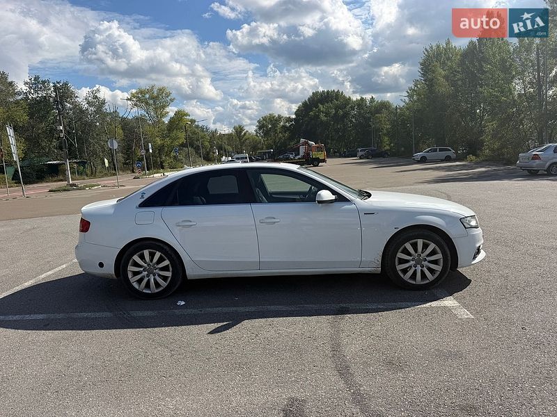Седан Audi A4 2011 в Києві