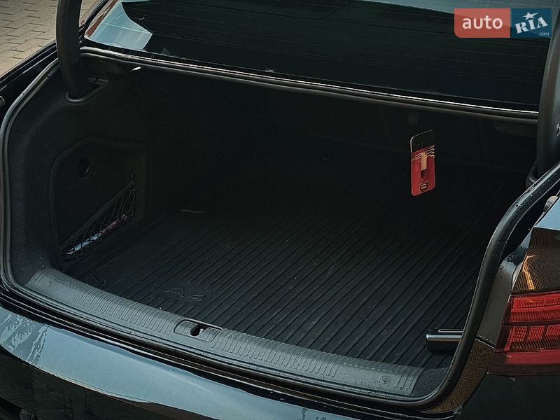 Седан Audi A4 2017 в Сумах