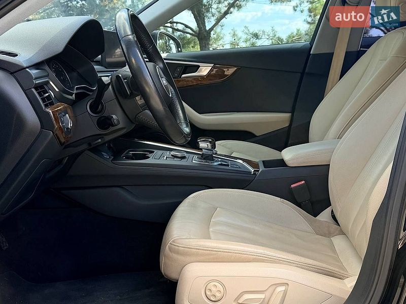 Седан Audi A4 2015 в Львове