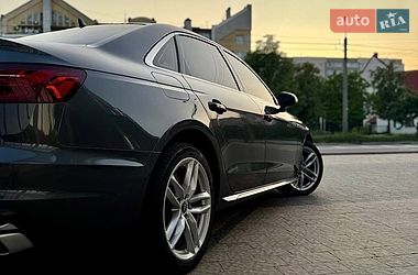 Седан Audi A4 2020 в Львове