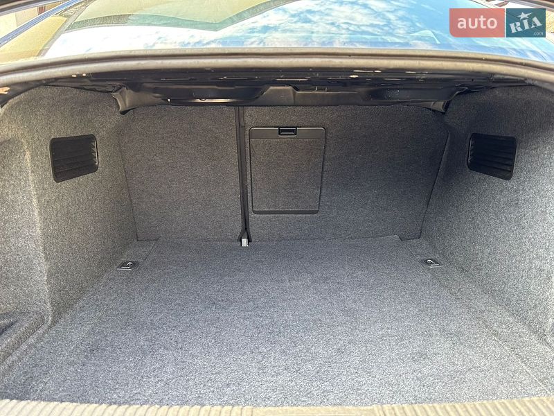 Седан Audi A4 2004 в Виннице