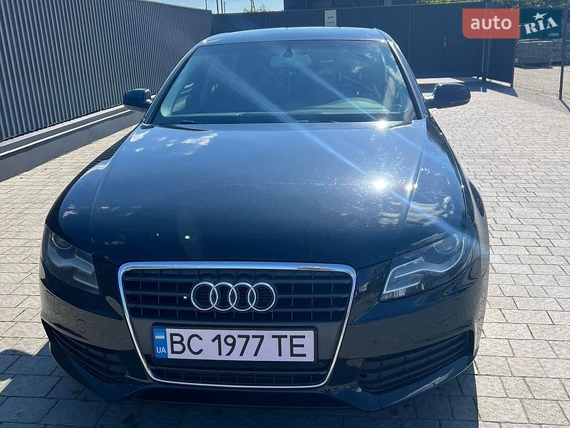 Седан Audi A4 2011 в Львові