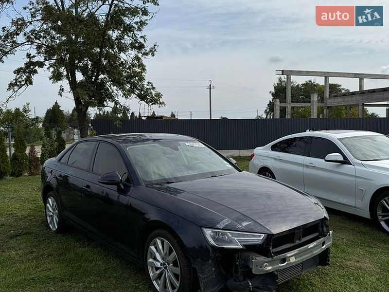 Седан Audi A4 2016 в Львові