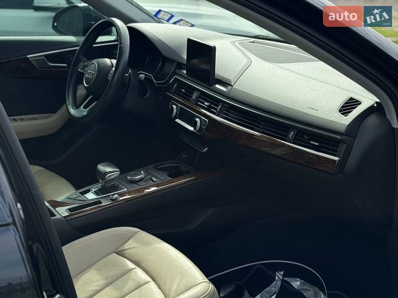 Седан Audi A4 2016 в Львові