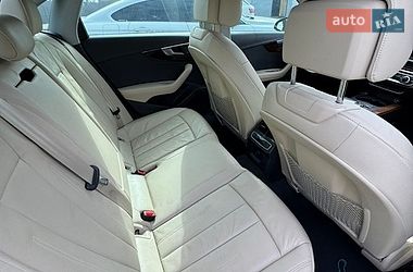 Седан Audi A4 2016 в Львові