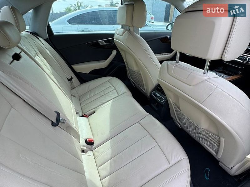 Седан Audi A4 2016 в Львові