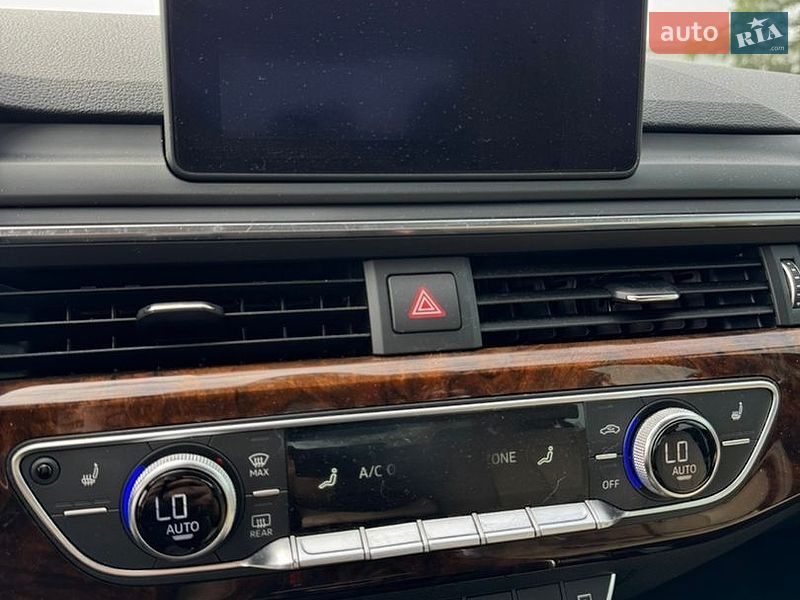Седан Audi A4 2016 в Львові