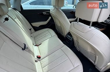 Седан Audi A4 2016 в Львові