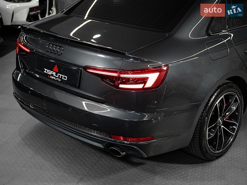 Седан Audi A4 2015 в Одессе