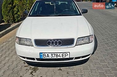 Седан Audi A4 1995 в Днепре