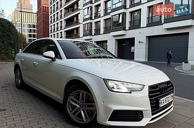 Седан Audi A4 2016 в Львове