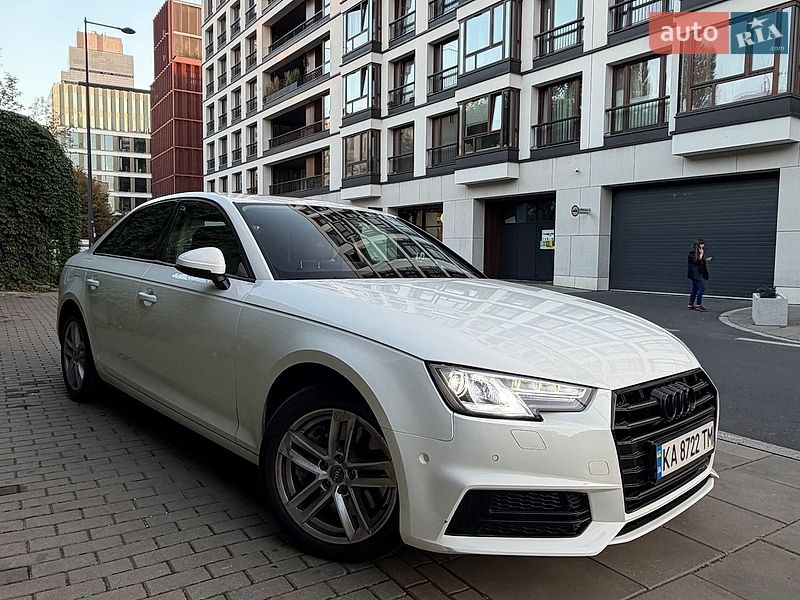 Седан Audi A4 2016 в Львове