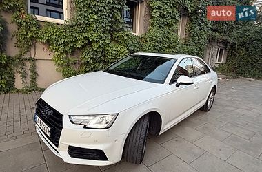 Седан Audi A4 2016 в Львове