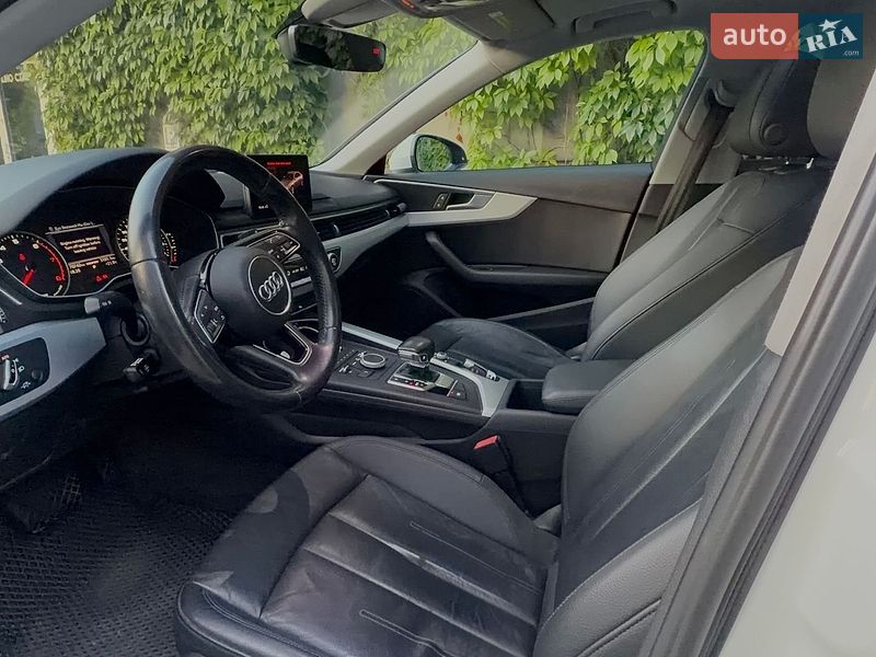 Седан Audi A4 2016 в Львове