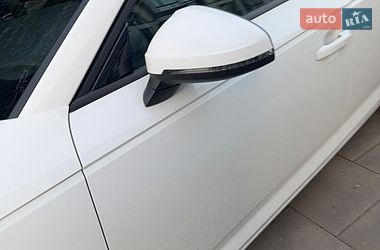 Седан Audi A4 2016 в Львове
