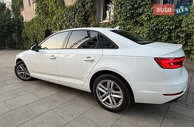 Седан Audi A4 2016 в Львове