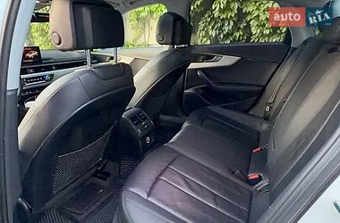 Седан Audi A4 2016 в Львове