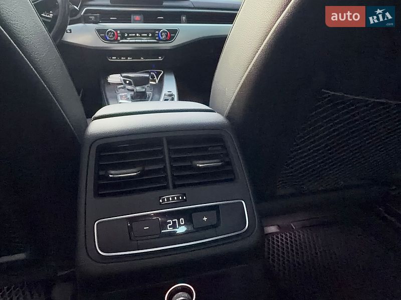 Седан Audi A4 2016 в Львове