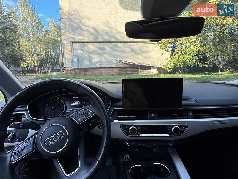 Седан Audi A4 2023 в Коростені