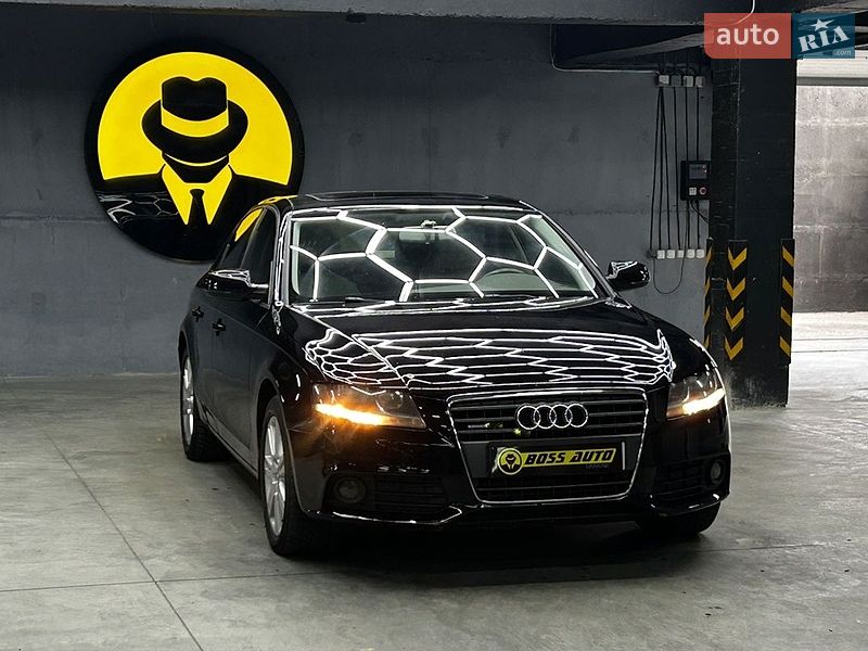 Седан Audi A4 2011 в Чернівцях