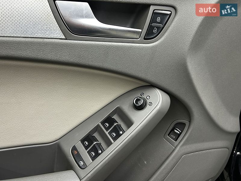 Седан Audi A4 2011 в Чернівцях